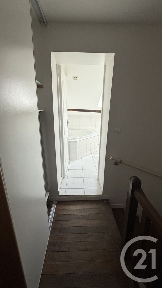 Appartement F1 à louer - 1 pièce - 53.27 m2 - CORBEIL ESSONNES - 91 - ILE-DE-FRANCE - Century 21 Martinot Immobilier