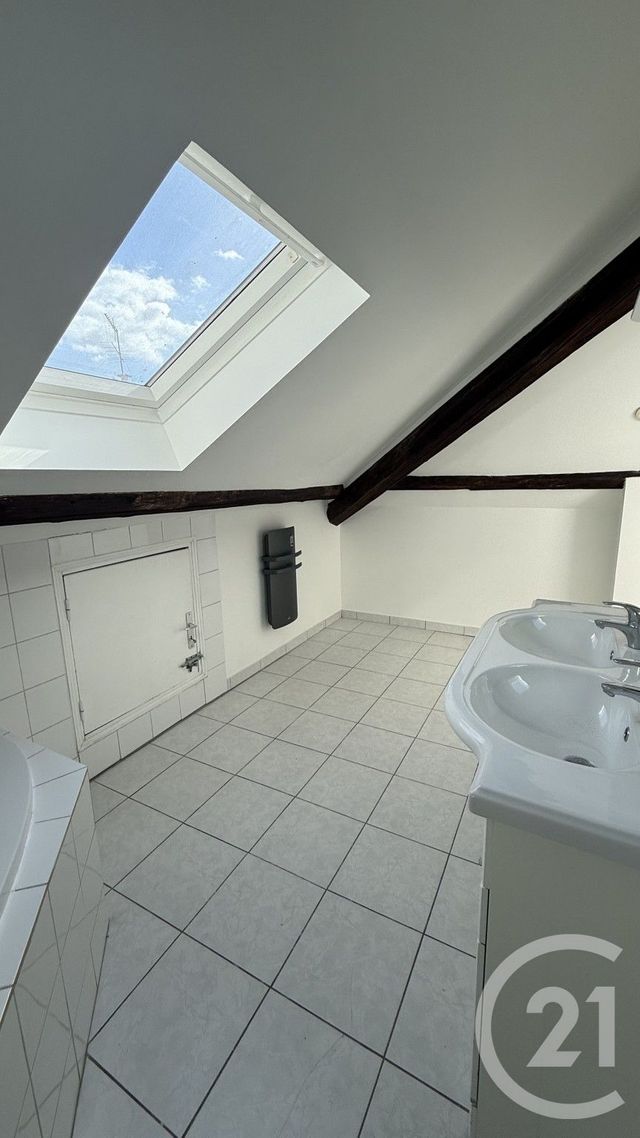 Appartement F1 à louer - 1 pièce - 53.27 m2 - CORBEIL ESSONNES - 91 - ILE-DE-FRANCE - Century 21 Martinot Immobilier