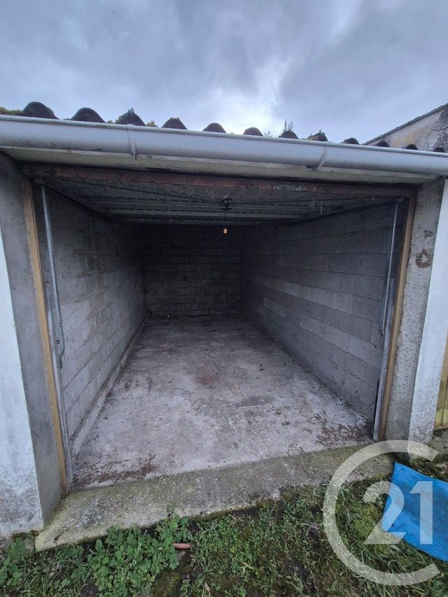 parking à louer - 8.0 m2 - CORBEIL ESSONNES - 91 - ILE-DE-FRANCE - Century 21 Martinot Immobilier