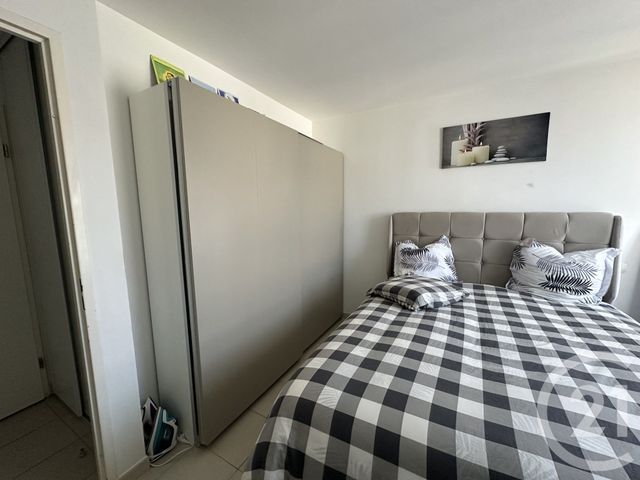 Appartement F2 à vendre - 2 pièces - 42.98 m2 - CORBEIL ESSONNES - 91 - ILE-DE-FRANCE - Century 21 Martinot Immobilier