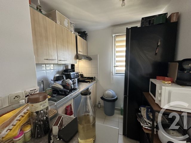 Appartement F2 à vendre - 2 pièces - 42.98 m2 - CORBEIL ESSONNES - 91 - ILE-DE-FRANCE - Century 21 Martinot Immobilier