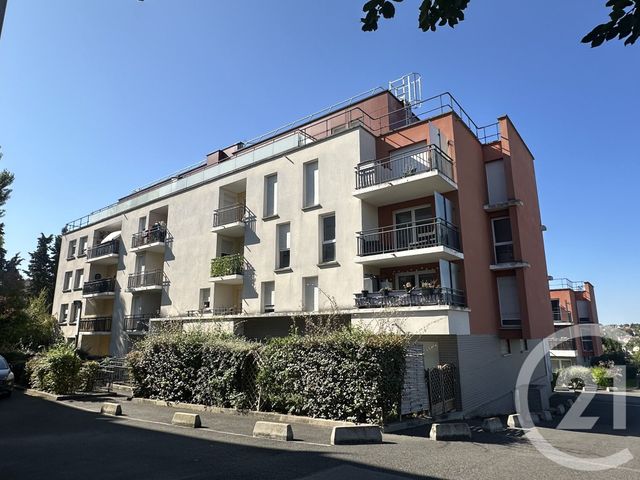 Appartement F2 à vendre - 2 pièces - 42.98 m2 - CORBEIL ESSONNES - 91 - ILE-DE-FRANCE - Century 21 Martinot Immobilier