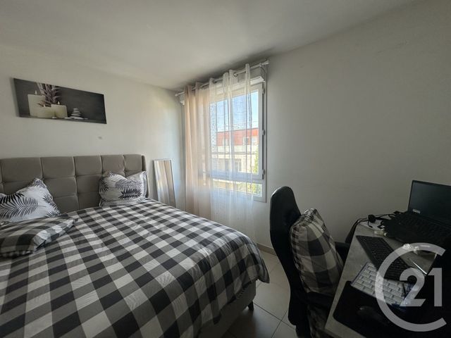 Appartement F2 à vendre - 2 pièces - 42.98 m2 - CORBEIL ESSONNES - 91 - ILE-DE-FRANCE - Century 21 Martinot Immobilier