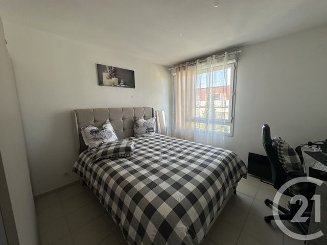 Appartement F2 à vendre - 2 pièces - 42.98 m2 - CORBEIL ESSONNES - 91 - ILE-DE-FRANCE - Century 21 Martinot Immobilier