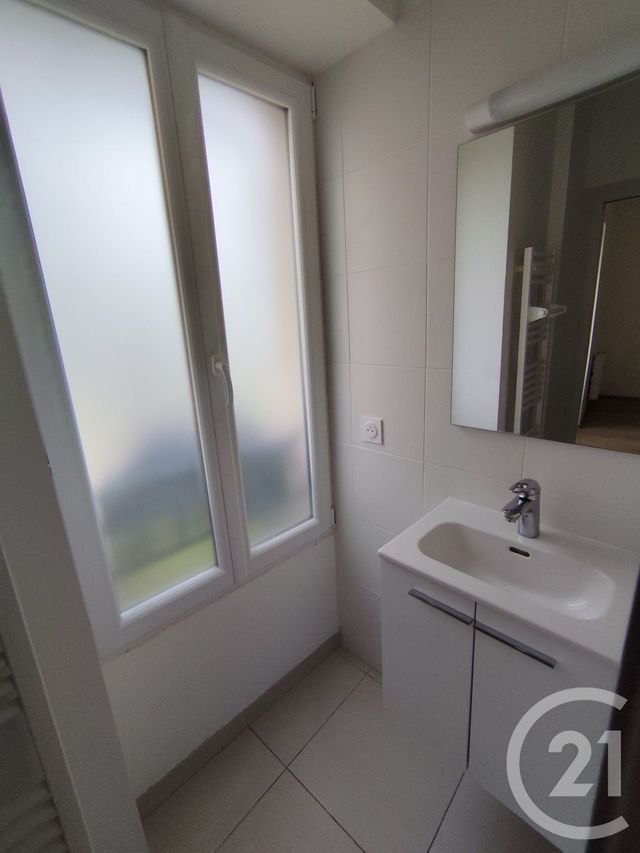 Appartement Studio à louer - 1 pièce - 27.06 m2 - CORBEIL ESSONNES - 91 - ILE-DE-FRANCE - Century 21 Martinot Immobilier