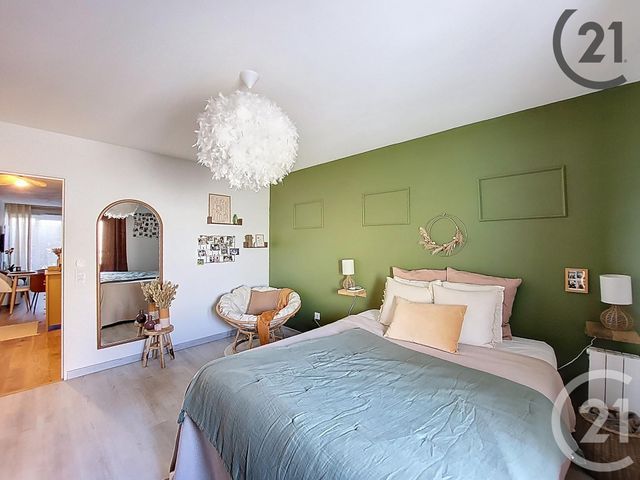 Appartement F2 à vendre - 2 pièces - 46.0 m2 - CORBEIL ESSONNES - 91 - ILE-DE-FRANCE - Century 21 Martinot Immobilier