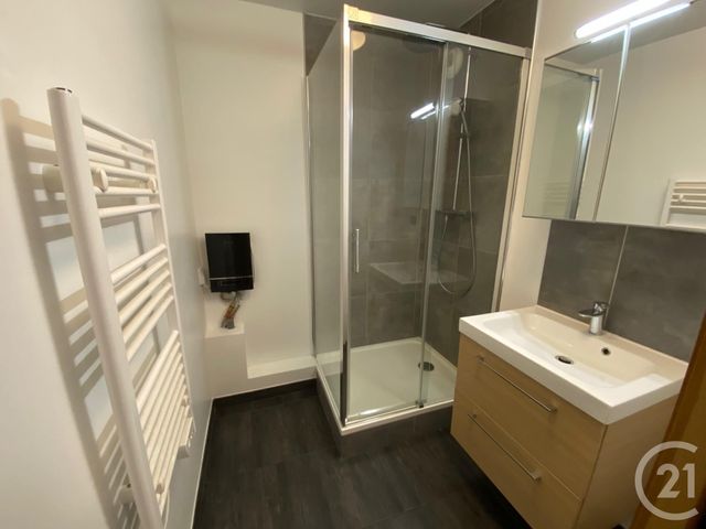 Appartement F3 à louer - 3 pièces - 50.04 m2 - CORBEIL ESSONNES - 91 - ILE-DE-FRANCE - Century 21 Martinot Immobilier