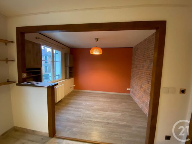 Appartement F3 à louer - 3 pièces - 50.04 m2 - CORBEIL ESSONNES - 91 - ILE-DE-FRANCE - Century 21 Martinot Immobilier