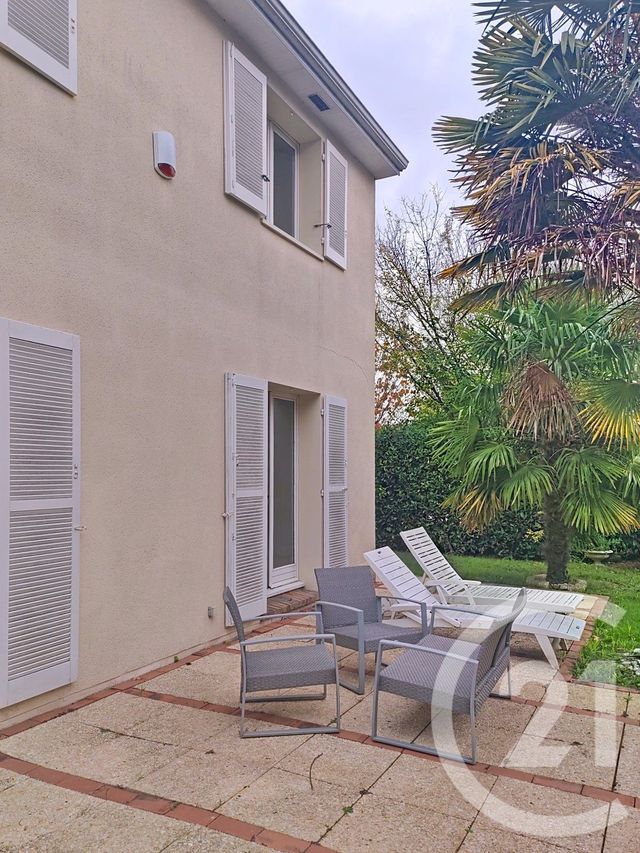 maison à louer - 5 pièces - 131.0 m2 - ST GERMAIN LES CORBEIL - 91 - ILE-DE-FRANCE - Century 21 Martinot Immobilier