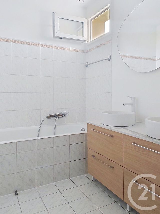 maison à louer - 5 pièces - 131.0 m2 - ST GERMAIN LES CORBEIL - 91 - ILE-DE-FRANCE - Century 21 Martinot Immobilier