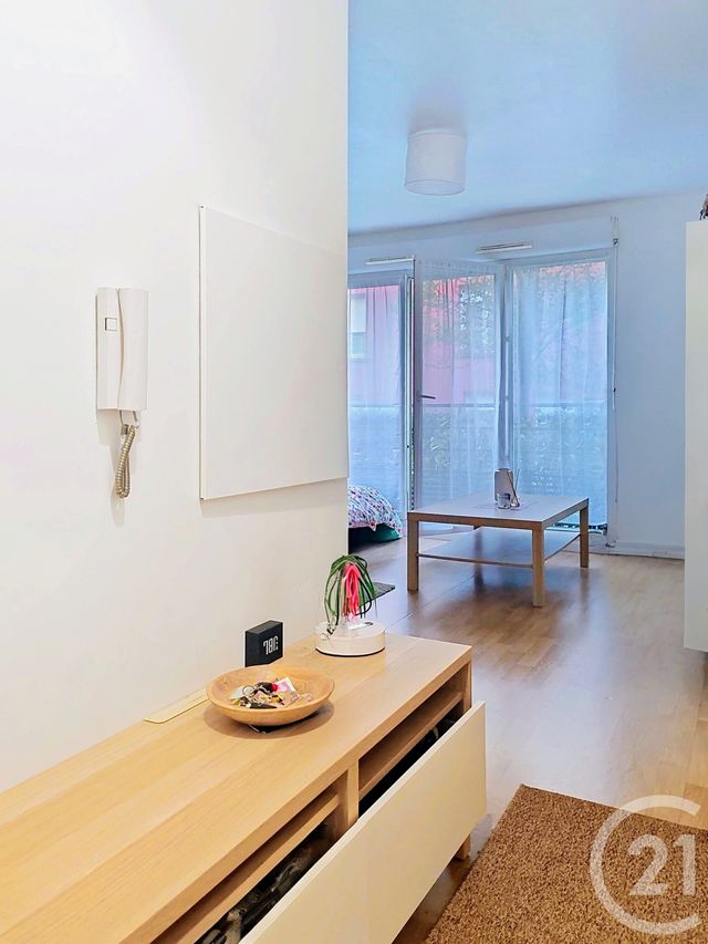 Appartement F1 à louer - 1 pièce - 28.88 m2 - CORBEIL ESSONNES - 91 - ILE-DE-FRANCE - Century 21 Martinot Immobilier