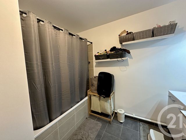 Appartement F3 à vendre - 3 pièces - 65.15 m2 - CORBEIL ESSONNES - 91 - ILE-DE-FRANCE - Century 21 Martinot Immobilier