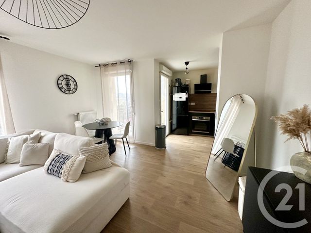 Appartement F3 à vendre - 3 pièces - 65.15 m2 - CORBEIL ESSONNES - 91 - ILE-DE-FRANCE - Century 21 Martinot Immobilier