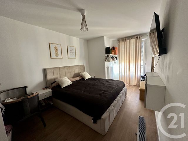 Appartement F3 à vendre - 3 pièces - 65.15 m2 - CORBEIL ESSONNES - 91 - ILE-DE-FRANCE - Century 21 Martinot Immobilier