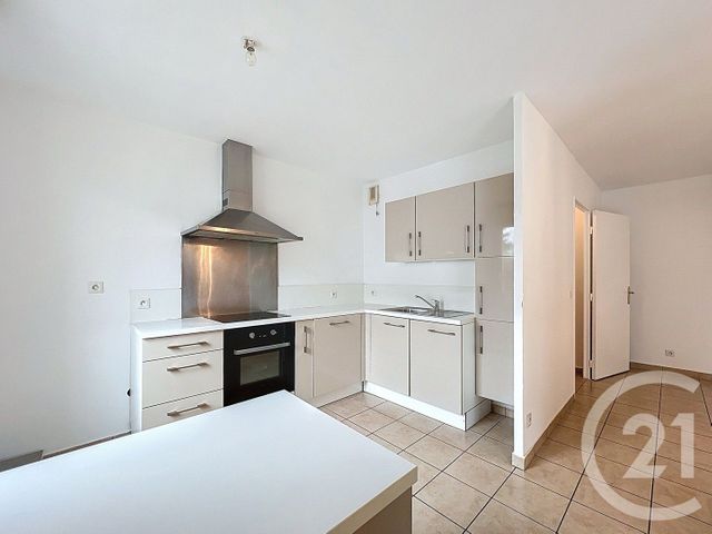 Appartement à vendre - 3 pièces - 67.0 m2 - ST GERMAIN LES CORBEIL - 91 - ILE-DE-FRANCE - Century 21 Martinot Immobilier