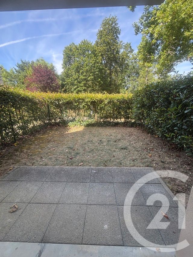 Appartement F1 à louer - 1 pièce - 26.8 m2 - ST GERMAIN LES CORBEIL - 91 - ILE-DE-FRANCE - Century 21 Martinot Immobilier