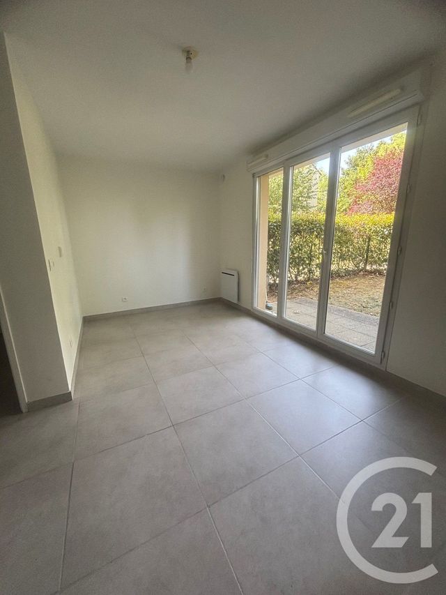 Appartement F1 à louer - 1 pièce - 26.8 m2 - ST GERMAIN LES CORBEIL - 91 - ILE-DE-FRANCE - Century 21 Martinot Immobilier