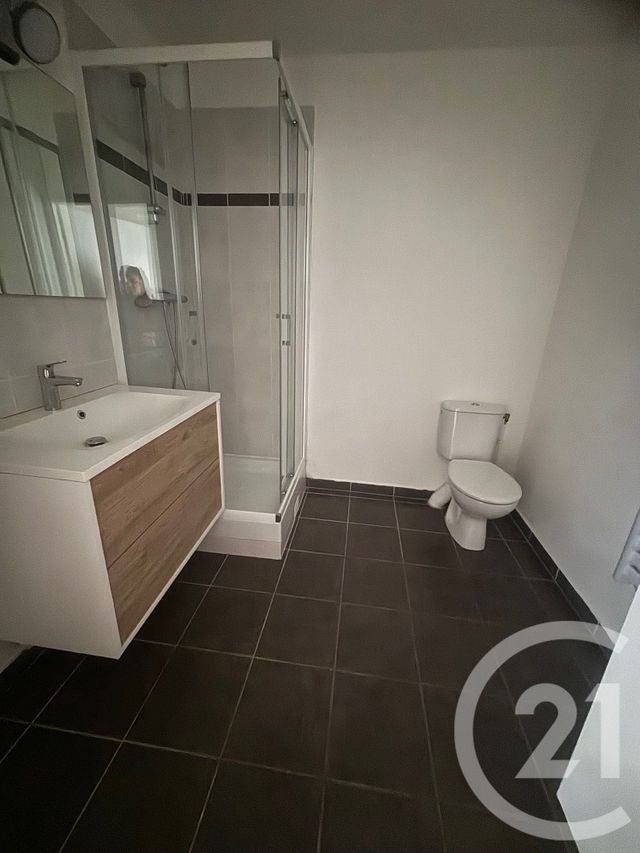 Appartement F1 à louer - 1 pièce - 26.8 m2 - ST GERMAIN LES CORBEIL - 91 - ILE-DE-FRANCE - Century 21 Martinot Immobilier
