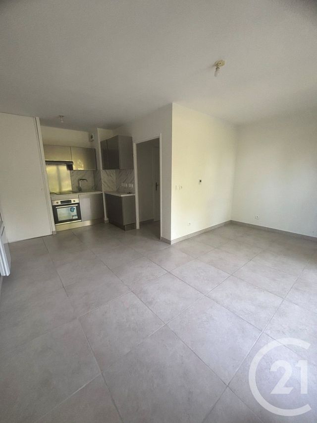 Appartement F1 à louer - 1 pièce - 26.8 m2 - ST GERMAIN LES CORBEIL - 91 - ILE-DE-FRANCE - Century 21 Martinot Immobilier