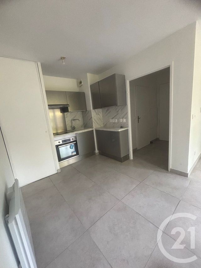 Appartement F1 à louer - 1 pièce - 26.8 m2 - ST GERMAIN LES CORBEIL - 91 - ILE-DE-FRANCE - Century 21 Martinot Immobilier