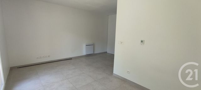 Appartement F1 à louer - 1 pièce - 26.8 m2 - ST GERMAIN LES CORBEIL - 91 - ILE-DE-FRANCE - Century 21 Martinot Immobilier