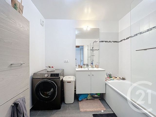 Appartement F3 à vendre - 3 pièces - 63.03 m2 - ST PIERRE DU PERRAY - 91 - ILE-DE-FRANCE - Century 21 Martinot Immobilier