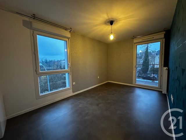 Appartement F5 à louer - 5 pièces - 91.04 m2 - CORBEIL ESSONNES - 91 - ILE-DE-FRANCE - Century 21 Martinot Immobilier