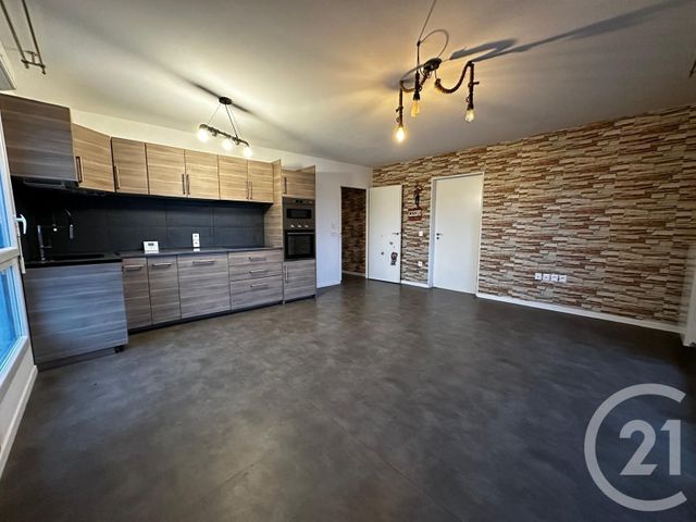 Appartement F5 à louer - 5 pièces - 91.04 m2 - CORBEIL ESSONNES - 91 - ILE-DE-FRANCE - Century 21 Martinot Immobilier