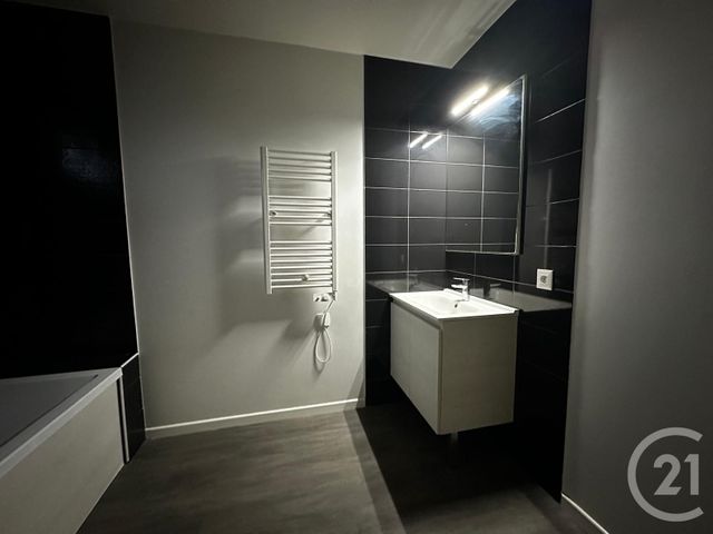 Appartement F5 à louer - 5 pièces - 91.04 m2 - CORBEIL ESSONNES - 91 - ILE-DE-FRANCE - Century 21 Martinot Immobilier