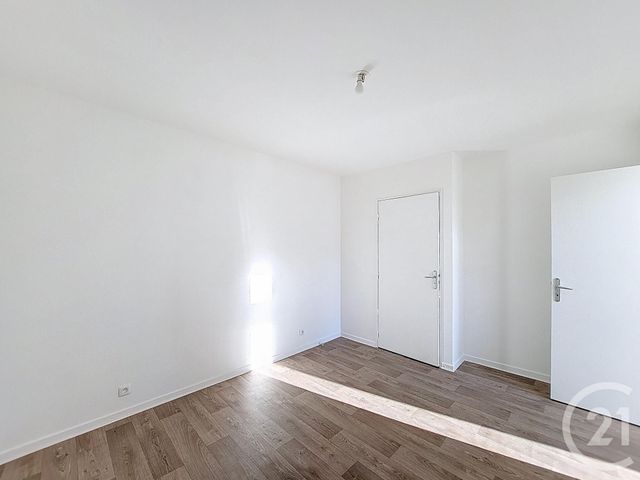 Appartement F4 à vendre - 4 pièces - 72.75 m2 - CORBEIL ESSONNES - 91 - ILE-DE-FRANCE - Century 21 Martinot Immobilier