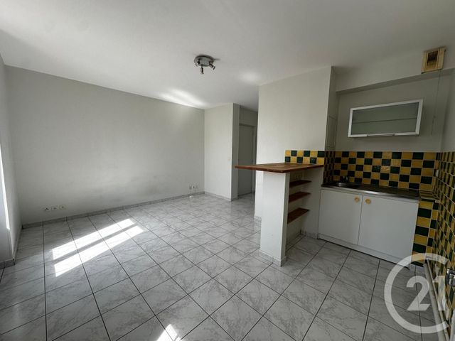 Appartement F2 à louer - 2 pièces - 30.9 m2 - CORBEIL ESSONNES - 91 - ILE-DE-FRANCE - Century 21 Martinot Immobilier