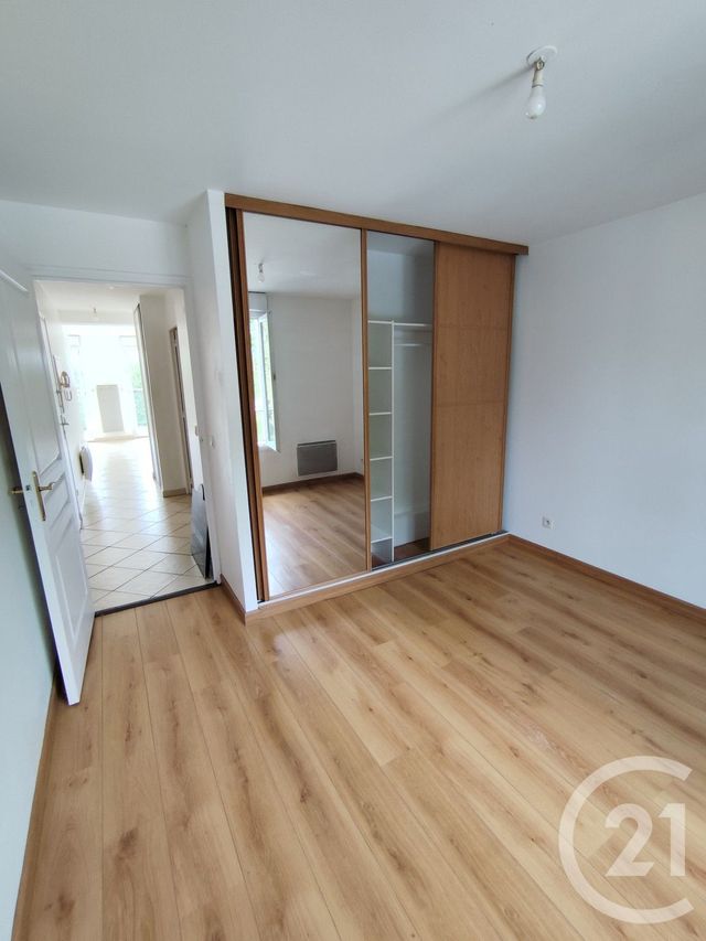 Appartement F2 à louer - 2 pièces - 45.42 m2 - DRAVEIL - 91 - ILE-DE-FRANCE - Century 21 Martinot Immobilier