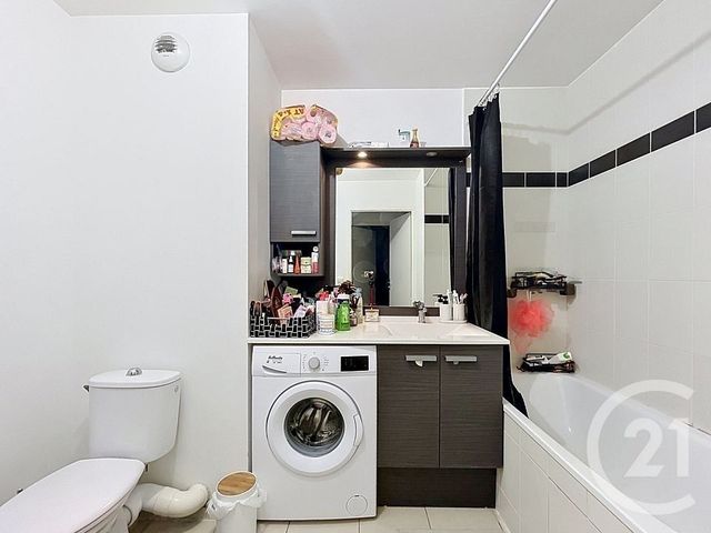 Appartement F2 à vendre - 2 pièces - 42.98 m2 - CORBEIL ESSONNES - 91 - ILE-DE-FRANCE - Century 21 Martinot Immobilier