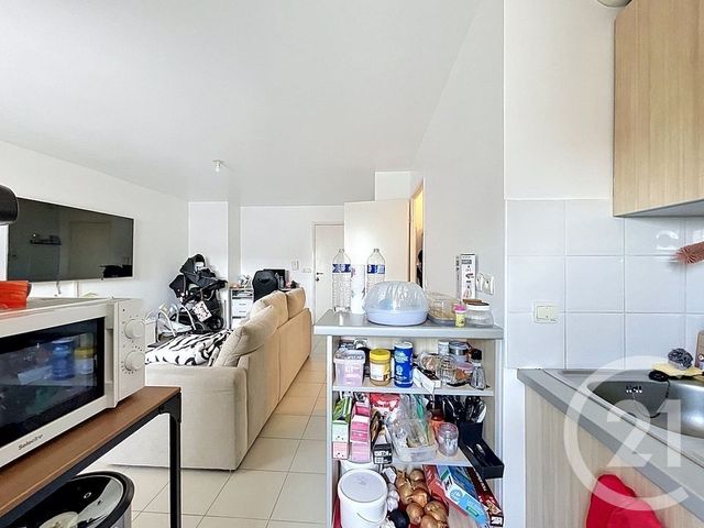 Appartement F2 à vendre - 2 pièces - 42.98 m2 - CORBEIL ESSONNES - 91 - ILE-DE-FRANCE - Century 21 Martinot Immobilier