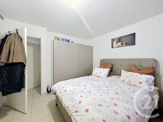 Appartement F2 à vendre - 2 pièces - 42.98 m2 - CORBEIL ESSONNES - 91 - ILE-DE-FRANCE - Century 21 Martinot Immobilier