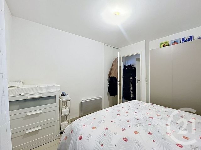 Appartement F2 à vendre - 2 pièces - 42.98 m2 - CORBEIL ESSONNES - 91 - ILE-DE-FRANCE - Century 21 Martinot Immobilier