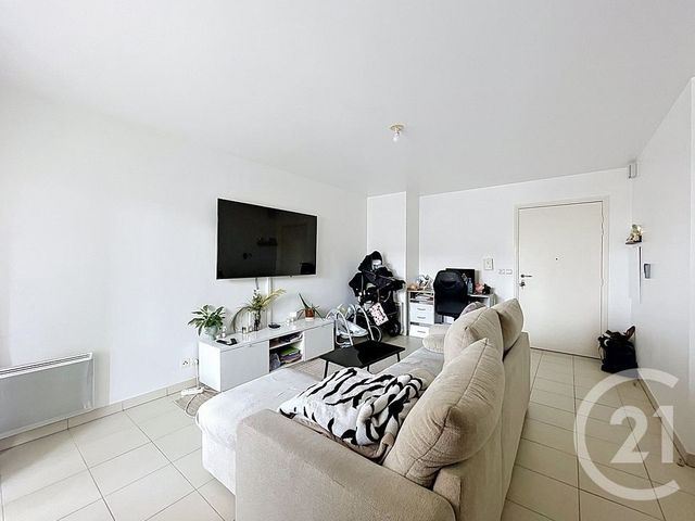 Appartement F2 à vendre - 2 pièces - 42.98 m2 - CORBEIL ESSONNES - 91 - ILE-DE-FRANCE - Century 21 Martinot Immobilier