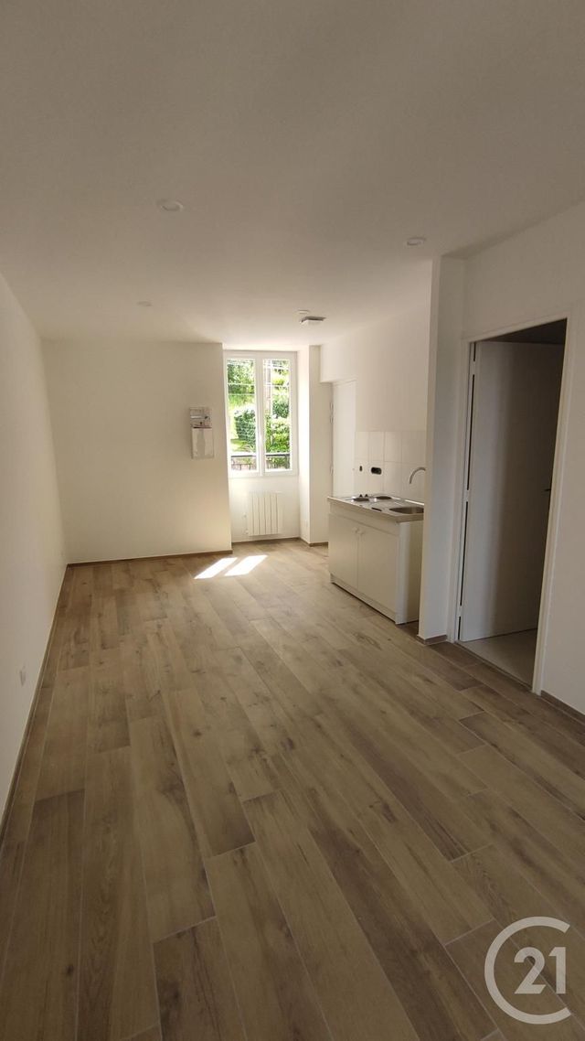 Appartement Studio à louer - 1 pièce - 22.03 m2 - CORBEIL ESSONNES - 91 - ILE-DE-FRANCE - Century 21 Martinot Immobilier