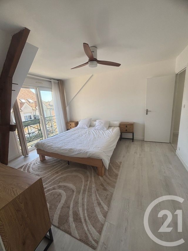 Appartement Duplex à louer - 2 pièces - 56.15 m2 - CORBEIL ESSONNES - 91 - ILE-DE-FRANCE - Century 21 Martinot Immobilier