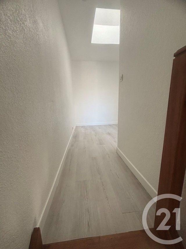Appartement Duplex à louer - 2 pièces - 56.15 m2 - CORBEIL ESSONNES - 91 - ILE-DE-FRANCE - Century 21 Martinot Immobilier