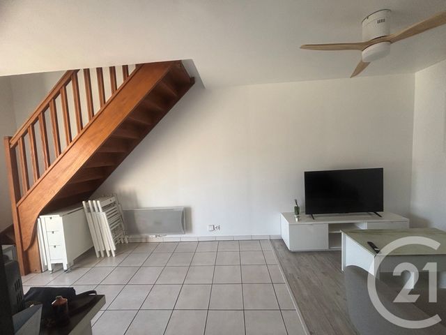 Appartement Duplex à louer - 2 pièces - 56.15 m2 - CORBEIL ESSONNES - 91 - ILE-DE-FRANCE - Century 21 Martinot Immobilier