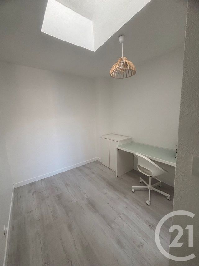Appartement Duplex à louer - 2 pièces - 56.15 m2 - CORBEIL ESSONNES - 91 - ILE-DE-FRANCE - Century 21 Martinot Immobilier