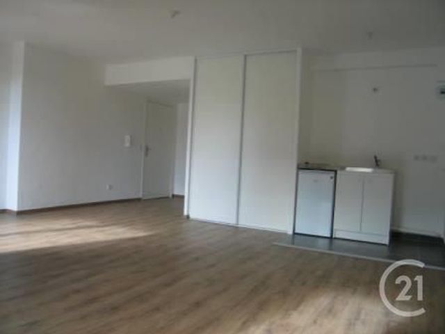Appartement F1 à louer - 1 pièce - 35.09 m2 - RIS ORANGIS - 91 - ILE-DE-FRANCE - Century 21 Martinot Immobilier