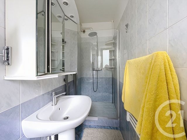 Appartement F2 à vendre - 2 pièces - 38.36 m2 - CORBEIL ESSONNES - 91 - ILE-DE-FRANCE - Century 21 Martinot Immobilier