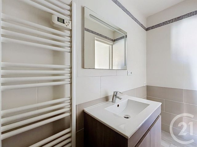 Appartement F2 à vendre - 2 pièces - 39.0 m2 - CORBEIL ESSONNES - 91 - ILE-DE-FRANCE - Century 21 Martinot Immobilier
