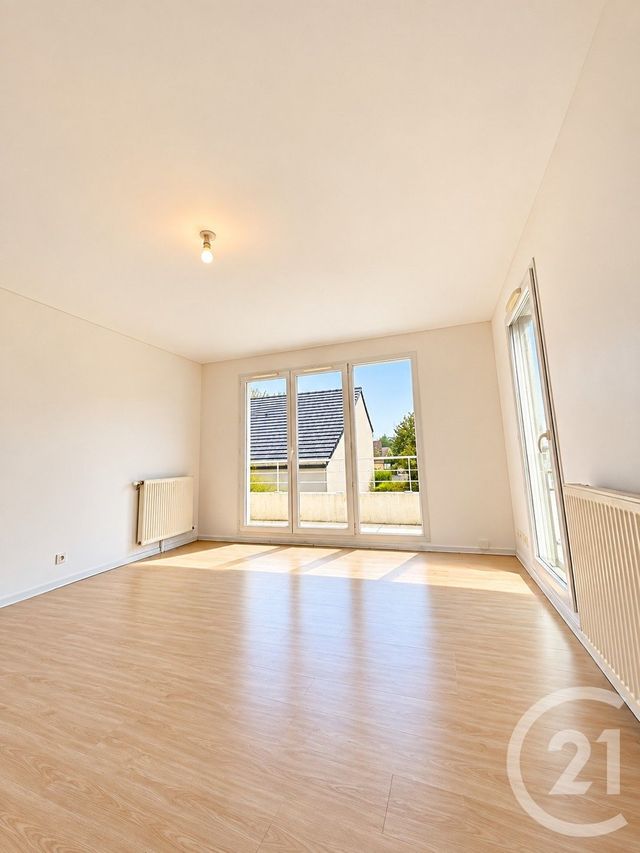 Appartement T3 à vendre - 3 pièces - 56.59 m2 - STE GENEVIEVE DES BOIS - 91 - ILE-DE-FRANCE - Century 21 Martinot Immobilier