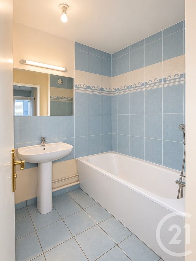 Appartement T3 à vendre - 3 pièces - 56.59 m2 - STE GENEVIEVE DES BOIS - 91 - ILE-DE-FRANCE - Century 21 Martinot Immobilier