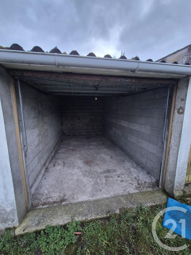 parking à louer - 15.0 m2 - CORBEIL ESSONNES - 91 - ILE-DE-FRANCE - Century 21 Martinot Immobilier