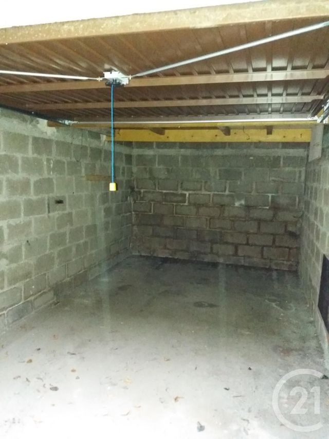 parking à louer - 10.0 m2 - CORBEIL ESSONNES - 91 - ILE-DE-FRANCE - Century 21 Martinot Immobilier